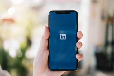 Welche Plattform bringt mehr Sichtbarkeit? Einschätzungen von Max Weiss zu LinkedIn und Instagram