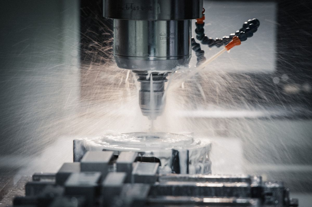 Absolute Präzision beim CNC-Fräsen dank Vakuum / Lorenz Hoffmann GmbH