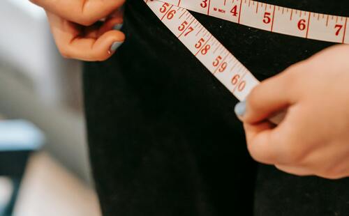 Fastic Erfahrungen: 5 Kilo in einem Monat verlieren? – Realistische Abnehmziele ohne Crash-Diät