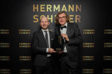 Jens Kramny aus Oftering inspiriert mit Zuversicht beim International Speaker Slam und erntet Excellence Award