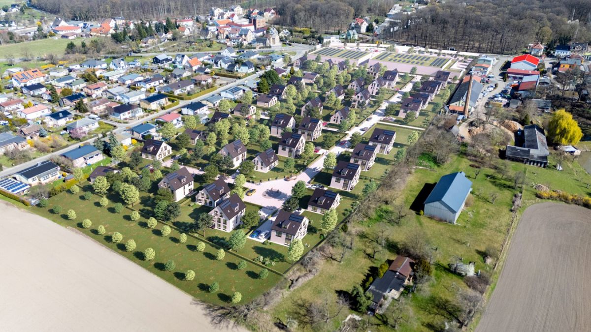 RTLL Lewerenz Holding AG und Poschmann Immobilien präsentieren rund 40 Baugrundstücke am 27.09.2025