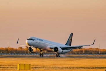 Spätere Abflüge und Gepäck-Self-Drop: Mehr Service rund um die Air-Astana-Flüge ab Frankfurt