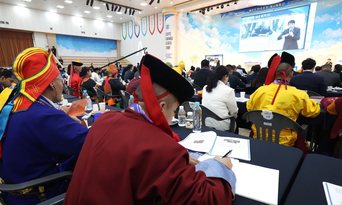 Internationale Vortragsreihe wird zum Zentrum religiöser Harmonie – einzigartig offener herzlicher Austausch.