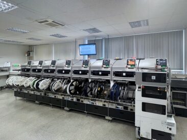 Productware modernisiert SMT-Fertigung mit FUJI-Linien und verdoppelt Auftragsvolumen