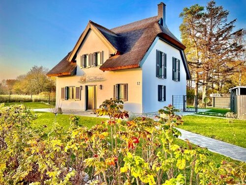 Reethaus direkt am Meer Urlaub mit Hund großes Grundstück eingezäunt Sauna Kamin