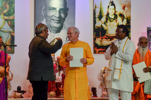 Sukadev Bretz (Yoga Vidya) im Vorstand des Hindu Forum Germany // Eröffnungsfeier des PoornaYoga-Programms in Deutschland