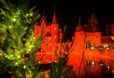 Weihnachtsmarkt auf der historischen Burg Satzvey 2025