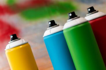 Farbe statt Uniform: Christian Ambühls kreative Gegenwelt zum Polizeialltag