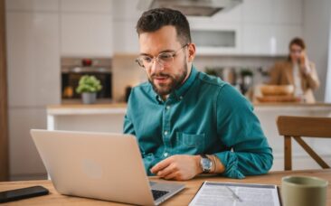 Homeoffice-Weiterbildung boomt: Drei Viertel der Berufstätigen bevorzugen flexibles Lernen