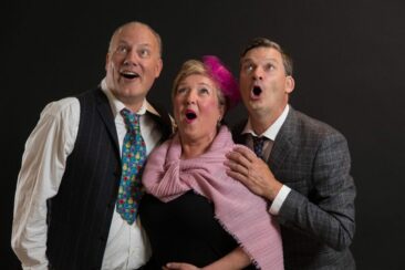 Kultiger Boulevardklassiker: „Pension Schöller“ feiert Premiere im Theater an der Marschnerstraße