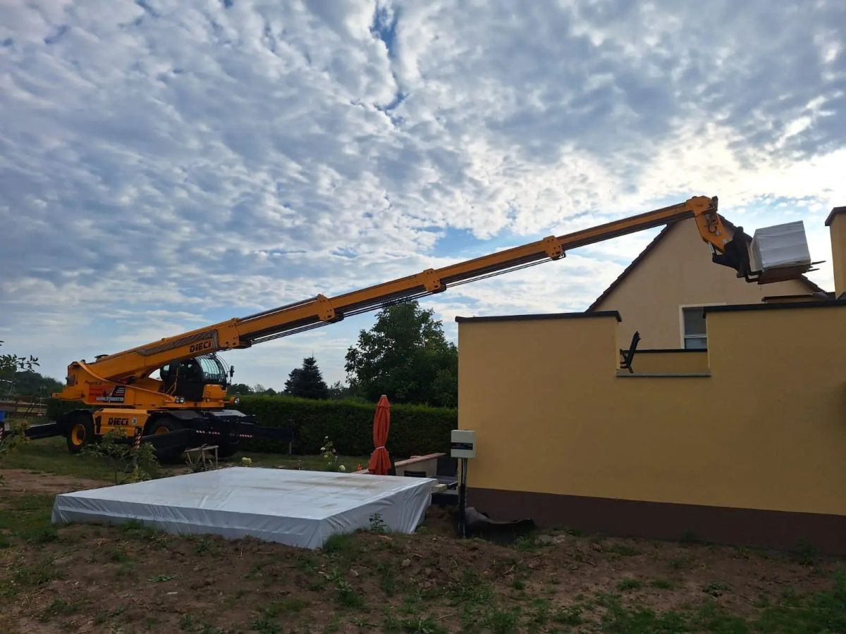Teleskoplader mieten in Dresden & Freital: 30m Roto-Lader mit Bediener für Sachsen