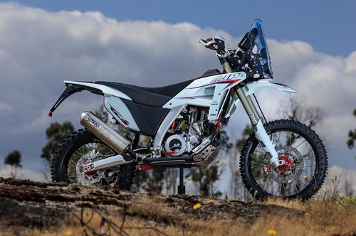 Blackmoto wird AJP-Importeur für Österreich
