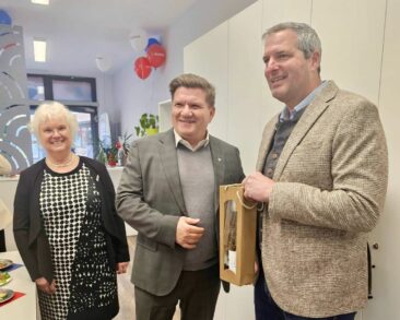 Ein Tag voller Strahlkraft: RE/MAX Prime eröffnet Standort in Grafing neu