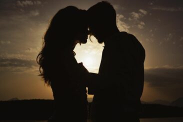 Herzklopfen 2026: Von „Sturmhöhe“ bis „Maxton Hall“ – Romantik am Valentinstag