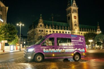 Nach Brandanschlag in Berlin:  Aktion für den Hamburger Mitternachtsbus