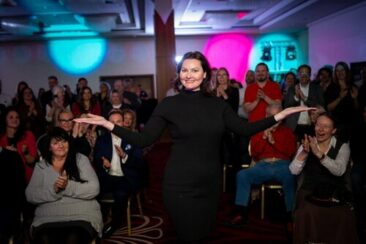 Yulia van Laak beim Internationalen Speaker Slam