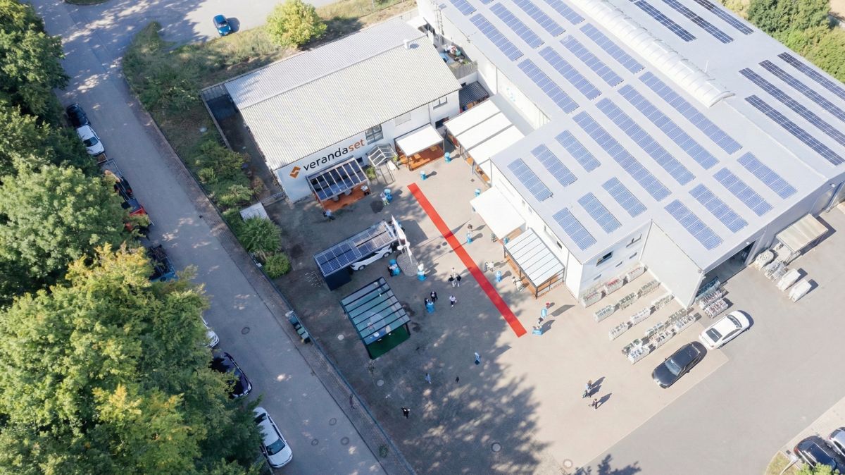 Glasschiebewände direkt vom Hersteller: EG Aluminium GmbH launcht Marke „Verandaset“ mit gläserner Produktion
