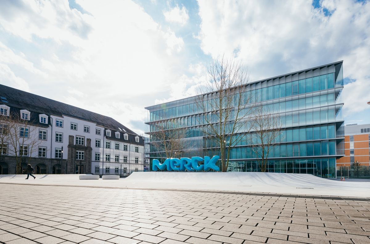 Neuer Großkunde im Bereich Payroll: SPS übernimmt Payroll-Admin-Services für Merck