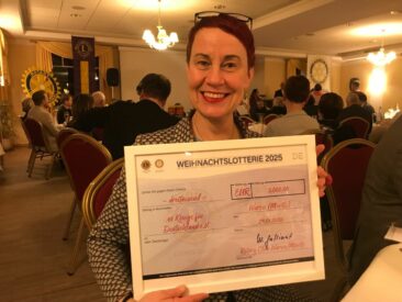 Rotary Club Waren fördert Bildungsprojekt „48 Könige“ mit 3.000 Euro