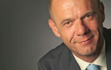 Struktur statt Aktionismus: Ulrich Kern stellt Beratungsansatz „Klarheitsarchitektur(TM)“ vor