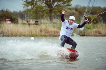 Saisoneröffnung im Waterpark und beim Fußballgolf – Osterriding im Wasserpark