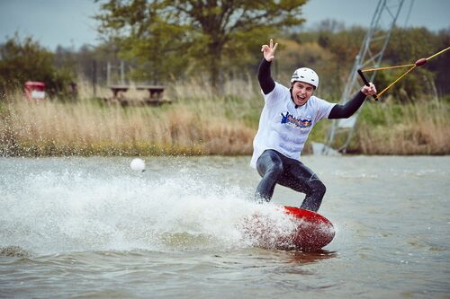 Saisoneröffnung im Waterpark und beim Fußballgolf – Osterriding im Wasserpark