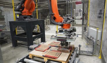 Wie lässt sich die Depalettierung von Leersäcken in der Zementindustrie prozesssicher automatisieren?