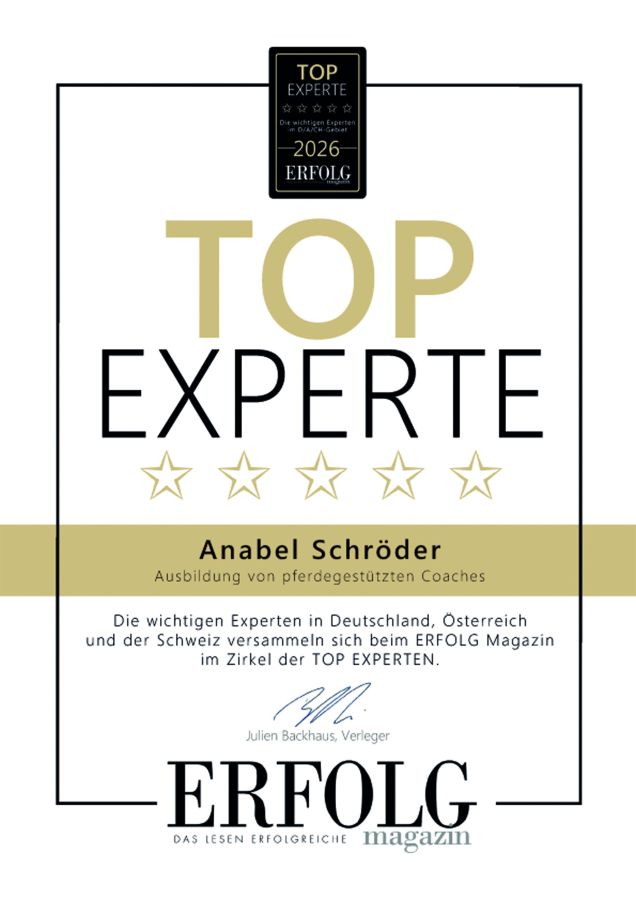 EQzellent  erhält Auszeichnung als „Top Experte in der Ausbildung von  pferdegestützten Coaches“