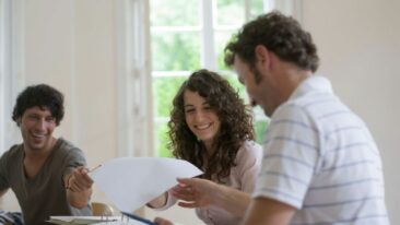 Mit Erzieherausbildung in die Soziale Arbeit: Berufsbegleitendes Bachelorstudium bietet neue Karriereoptionen