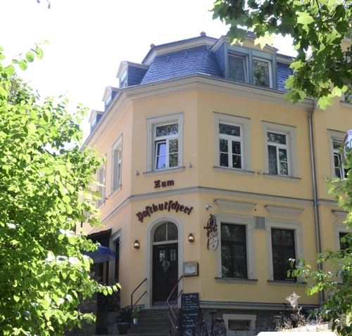Welt-Bestattung Würzburg:  vom Grab zum Leichenschmaus