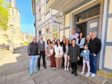 abresa setzt Erfolgskurs fort – neun Neukunden in vier Monaten