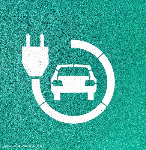 E-Ladesäulen: Was ist beim Laden und Parken erlaubt?