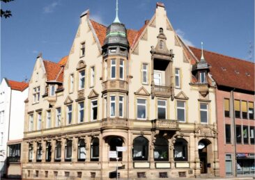 Historisches Bankgebäude am Ostertorwall 40 in Hameln wird jetzt verkauft