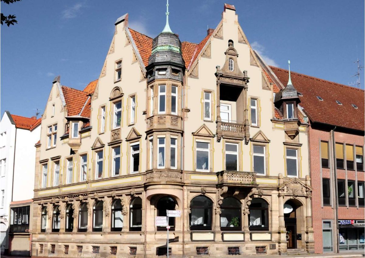 Historisches Bankgebäude am Ostertorwall 40 in Hameln wird jetzt verkauft