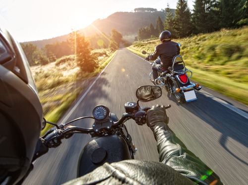 Motorradfahren im Sommer – Verbraucherinformation der ERGO Group