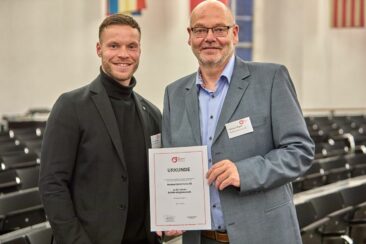 Neuland GmbH & Co. KG in der Frankfurter Paulskirche für 20-jährige BVMW-Mitgliedschaft geehrt