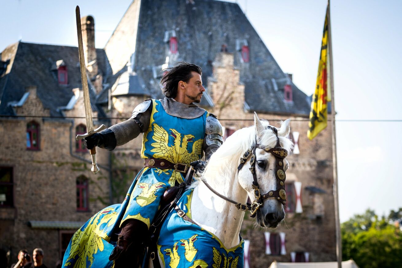 Ritterfestspiele auf Burg Satzvey an Pfingsten 2026