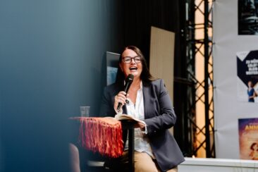 #wortewertewandel Reiseschriftstellerin baut Brücken zwischen Selbstfürsorge, bewusstem Reisen + Selbstfindung