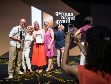 AUMOVIO gewinnt „Best of Best“ und Gold beim German Brand Award