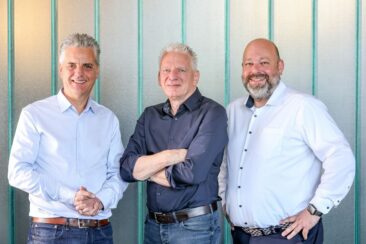 CONTACT Software und team neusta gestalten Transformation