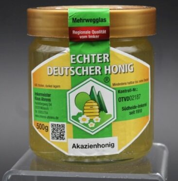 Ein flüssiges Meisterwerk der Natur: Frischer Akazienhonig der Traditionsimkerei Ahrens