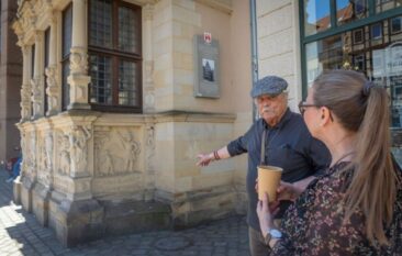 Neue Leibniz-Tour macht den Universalgelehrten in der Stadt erlebbar