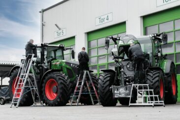 Sicher arbeiten auf Hof, Feld und an der Maschine: Moderne Steigtechnik für die Agrarwirtschaft
