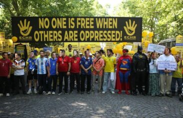 Über 5.000 Menschen aus ganz Europa demonstrieren in Straßburg für Rechtsstaatlichkeit in der Türkei