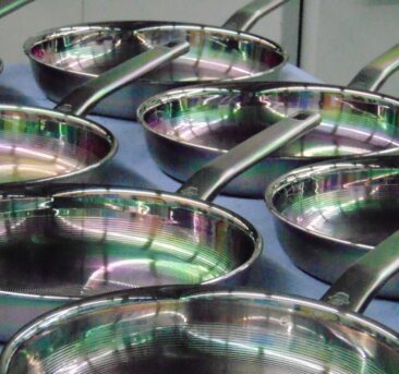 Willicher Start-up startet Manufaktur-Fertigung der ersten PFAS-freien Pfanne aus deutscher Spitzenforschung