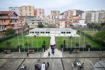 ELA Schulcontainer für den Ausbau einer Schule in Albanien