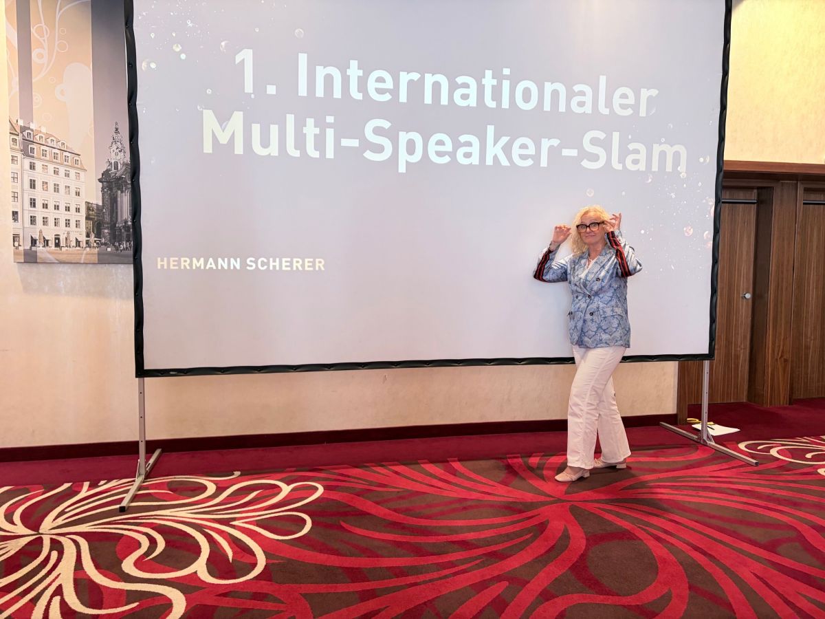 Internationale Impulse:  Andrea Aupers beim 1. Internationalen Multi Speaker Slam in Dresden