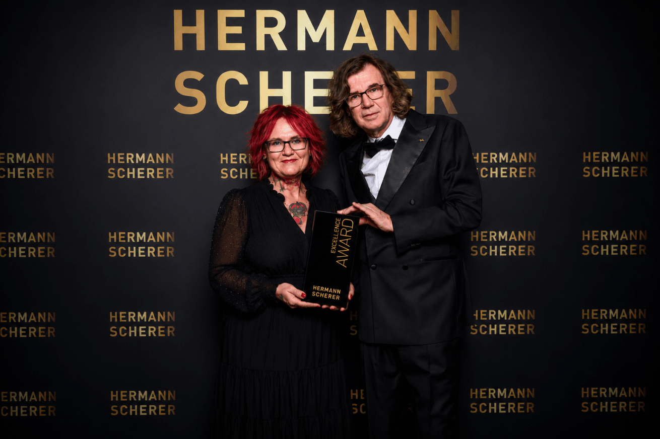 Internationaler Speakerslam: 4 Minuten zum Sieg mit Jubel und Standing Ovation