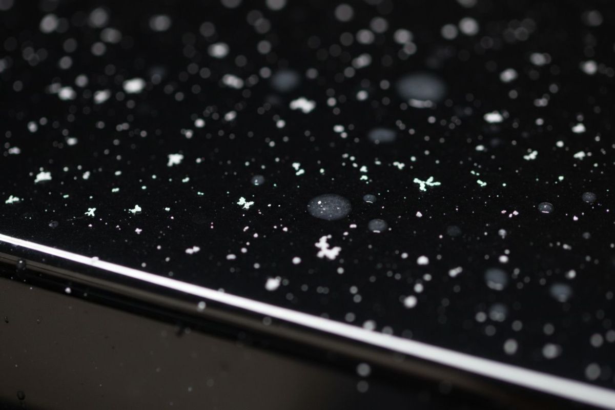 Kalkflecken auf PPF & Ceramic Coating: warum moderner Lackschutz nicht automatisch vor Wasserflecken schützt