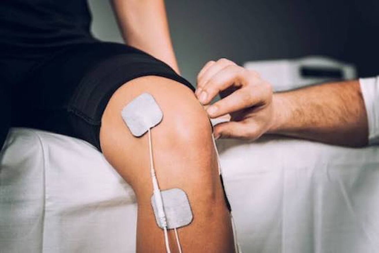 Revimed: TENS Gerät auf Rezept oder zum Kauf – nicht-medikamentöse Schmerztherapie für zuhause